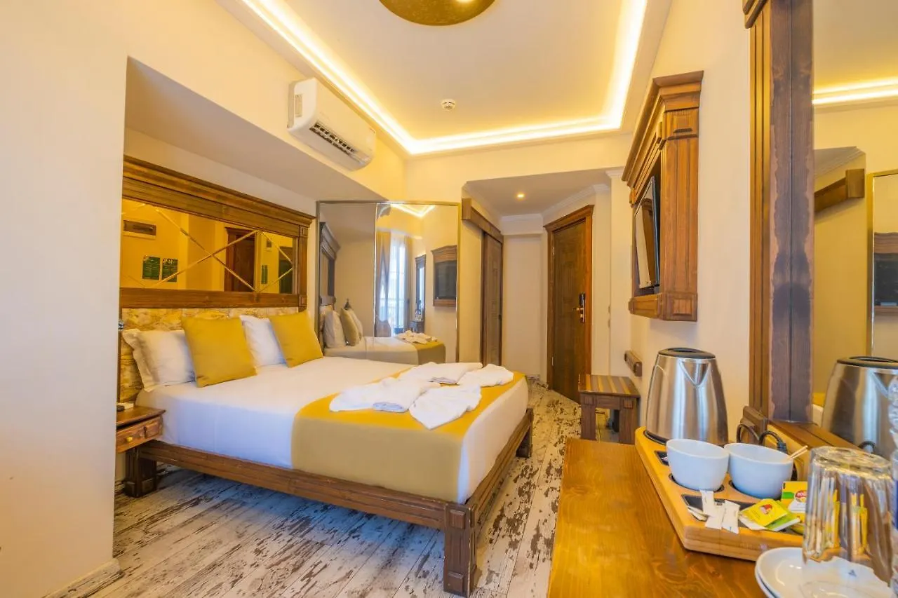 Reis Royal Hotel Fethiye 3*,